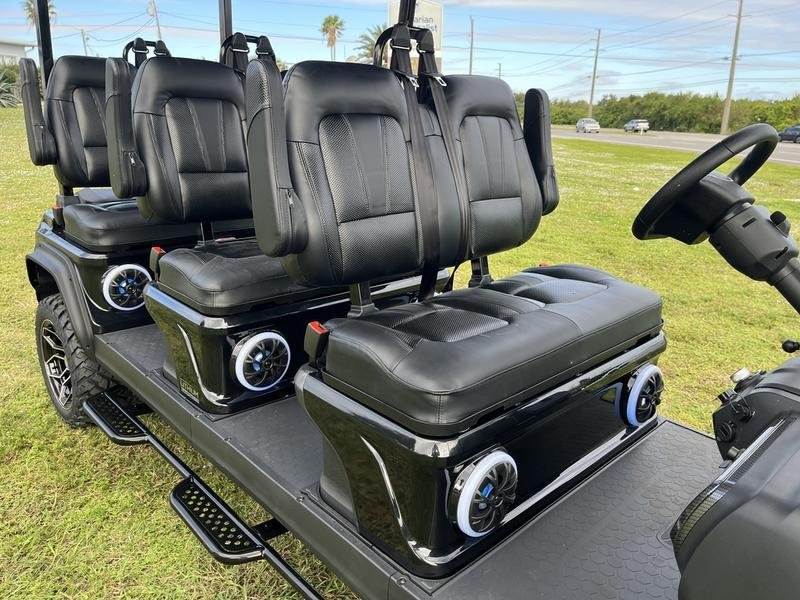 2025 Evolution D5 Maverick 6 Plus Black Sapphire | 6-Seater with CarPlay - Image 2